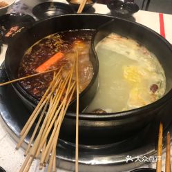 钢管厂五区小郡肝火锅串串香（南湖店） 串串与热锅的灵魂碰撞