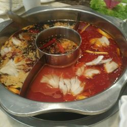 耙二哥重庆精品火锅 一锅红汤里的纯粹江湖